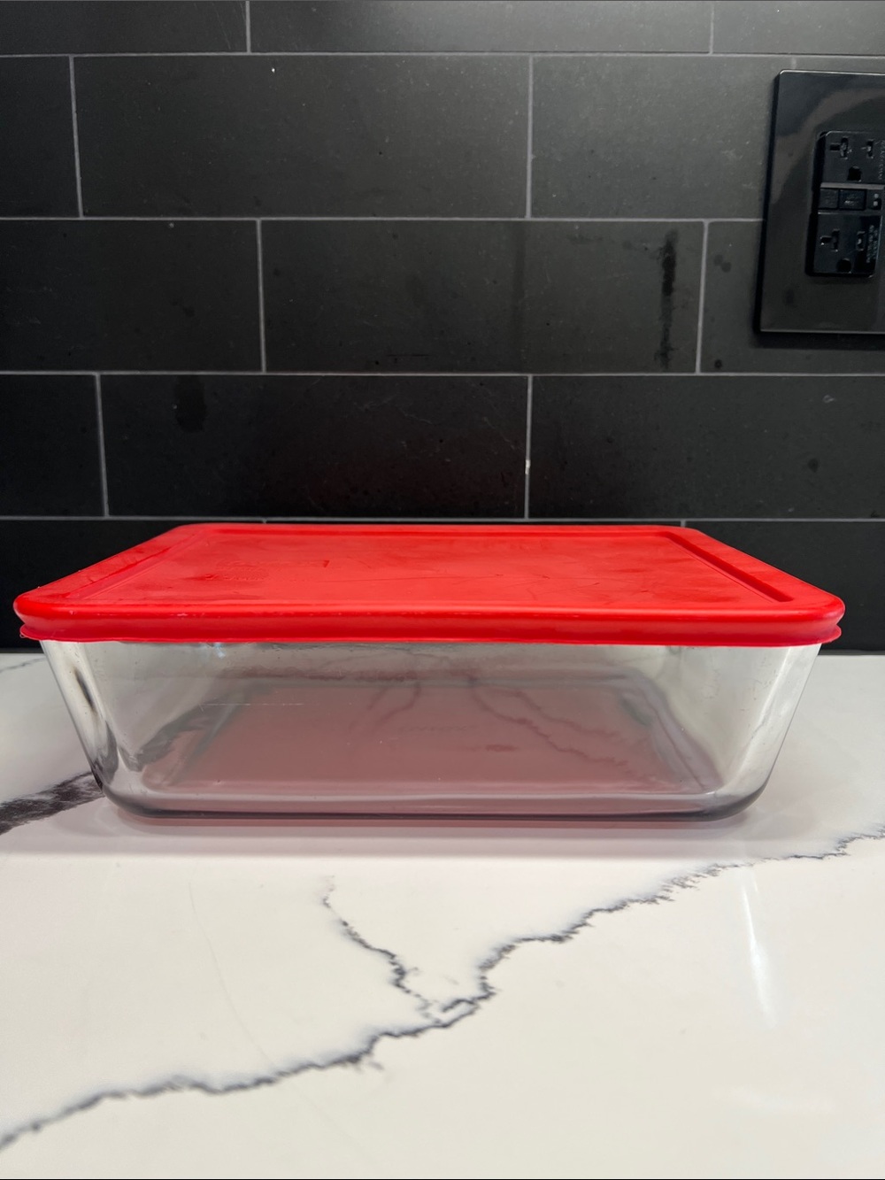 Pyrex 11 Cup Glass Storage & Lid